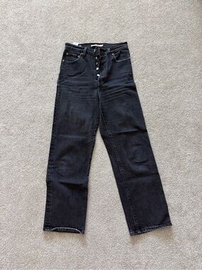 Levi’s Ribcage Straight Ankle Jeans in Black